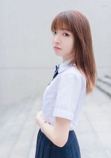 挽起裙子迈开腿坐打扑克穿sos_剧情片日韩电影在线