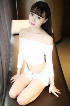 美女大胆色诱图片www_超清电影在线看